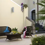 Hotel Carolina