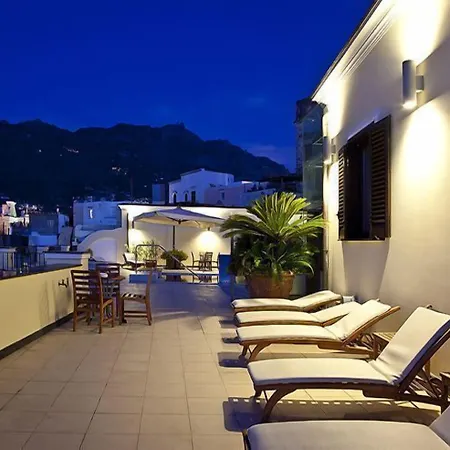 Carolina Hotel 4*